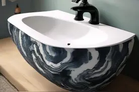 海珑AI说丨夏天手上长这种透明小水疱，会传染吗？图片