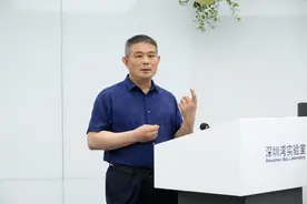 南财对话丨专访深圳湾实验室胡晓军：“明星效应”之后，年轻城市与青年科学家何以共塑科研“黄金期”图片