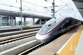 “轨道上的汕头”疾驰而来图片