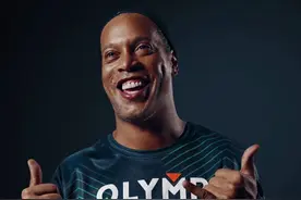 “小罗”来了！罗纳尔迪尼奥11月6日将亮相青岛，推广街头足球并与球迷互动图片