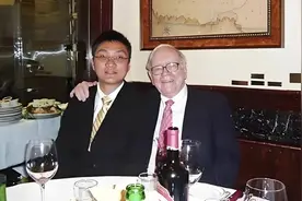 帮黄峥创业，教巴菲特炒股，暴炒网易100倍，段永平也曾一无所有图片