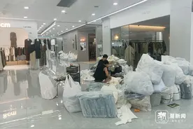 停不下来，有档口一天出货5000件，四季青秋装火热上新图片