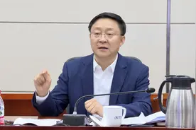 刘庆峰：关税对当前业务影响较小，有信心和底气在底座大模型上做到第一阵营图片