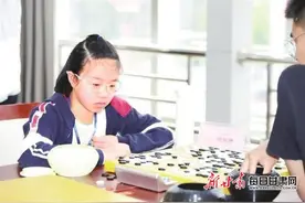 成为目前全国年龄最小职业女棋手——11岁兰州女孩喻瑞琳的围棋之路图片