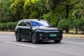 “车位到车位”全量推送，理想汽车智能驾驶全面升级图片
