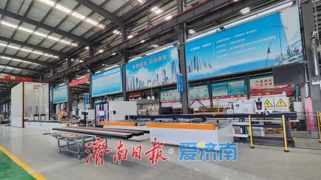 加工精度0.1mm！中建八局一公司幕墙基地智慧升级