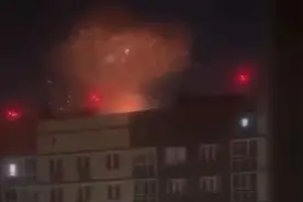 俄称击退大规模无人机袭击，莫斯科市有建筑受损图片