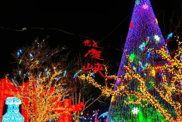 龙庆峡巨型冰雕是怎么炼成的？揭秘13.6米高“南天门”的诞生