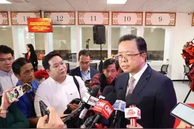 南海形势有变，中国50艘准舰艇抵达美济礁，中国大使喊话马科斯图片