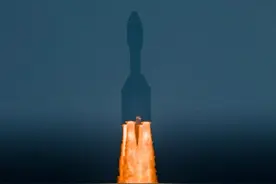 全球最大固体运载火箭首飞成功！总设计师兼总指挥是来自哈工大的他图片