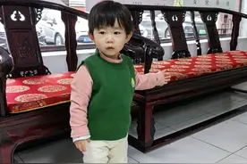 晰元成长日记：与爷爷奶奶一起的快乐时光图片