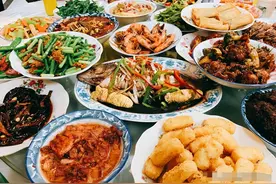看完东北人的一日三餐，南方人才明白：为啥东北人长得虎背熊腰？图片