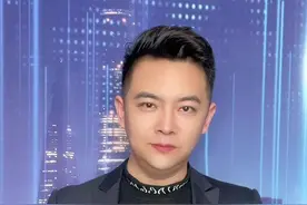 一部《狂飙》，引发全民追剧热潮，高启强的扮演者张颂文也被人深挖，越挖越让人心疼！#大v说 #张颂文婉拒一切采访的原因#狂飙金句第一人#张颂文希望对得起大家拿他打气#大v说热点 @抖音短视频视频封面