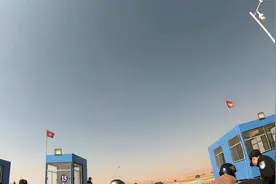 铃木DL飞致摩旅在阿拉善梦想沙漠公园英雄会场《一百集》（上）视频封面