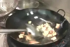 厨师嫌工资太低要涨价，老板说你先掏出你的实力再跟我讲价视频封面