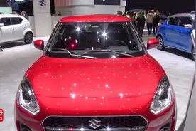 全新铃木雨燕，家用车首选，操控性远超飞度Polo，低油耗仅4L视频封面