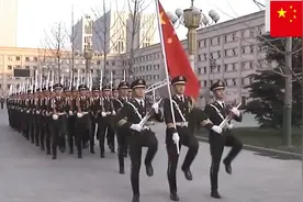解放军武警部队，仪仗队接受检阅 气势如虹，动作整齐流畅！视频封面