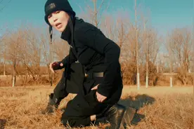 #创作灵感 第六集 单膝跪地怎么摆姿好看#教你摆pose#自拍