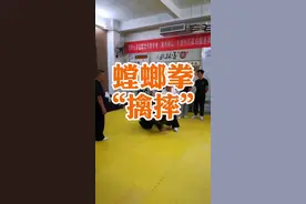 #佛山#螳螂拳#尊师重道 无论多大，在老师面前也是学生#传承武术精神  #山东钟连宝先生#抖音小助手视频封面