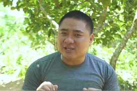 菠萝蜜浆液不小心粘到衣服上该怎么办，龙叔有妙招！大家还有更好的方法吗？评论区见！