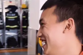 看过消防员很多面的样子，最喜欢看到他们阳光的笑容！#全抖音都在捕捉微笑 #浙里是浙江消防 视频封面