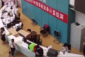 21日凌晨，郑大一附院院长回应：供电局应急车到位，正在组织恢复供电工作，危重病人目前生命体征稳定视频封面