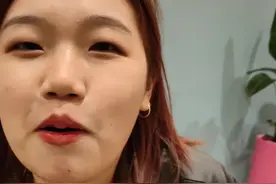 微信原来可以这样要！快艾特你的姐妹来学！#搞笑 #要微信方式 #社牛天花板 #闺蜜 @抖音短视频 @DOU+小助手 