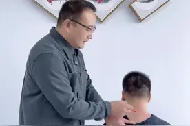 颈部赘肉过多，加强锻炼很关键。#富贵包视频封面