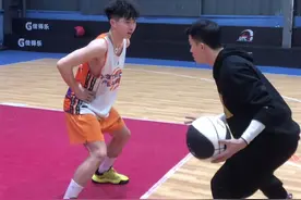 想要加强拜佛的逼真度吗？ 试试这个练习#你好篮球少年 #训练师唐天天 训练私视频封面