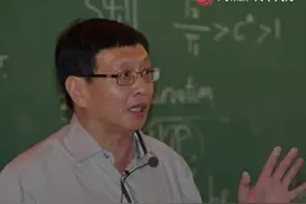 数学界“扫地僧”张益唐追求科学的过程
妻子：“他一生就数学这点爱好”
#数学 #科学 #张益唐 #教育 #教授 #科研 #知识 #科普 #趣闻 #人生 #故事 #大学 #钛客计划 @抖音短视频视频封面