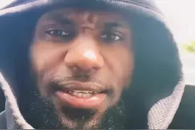 “回到家后的詹姆斯看到这一幕，发出gigigi 的叫声”#詹姆斯 #dou来nba