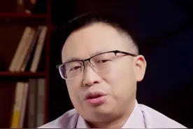 网红小姐姐天生长得像外国人，但明明是土生土长的汉族人，这是怎么回事？#涨知识 #混血 #祖先 视频封面