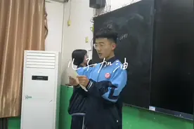 儿子在你新选的科，爸妈都支持你，爸妈相信你是最棒的