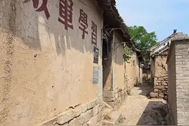 太行山无人村主要分布在中国河北省、山西省和河南省的交界处，这些村庄由于地理位置偏僻、交通不便等原因，逐渐被人们遗弃，成为了无人居住的村落。视频封面