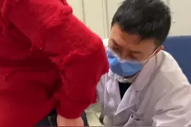 坐久了屁股疼就是腰间盘突出吗？ 坐班久了屁股疼，就是腰间盘突出吗？#医学科普 #腰椎间盘突出#屁股疼视频封面