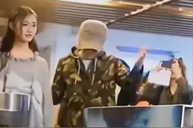 今天是#周星驰 61岁生日，#林允 连续8年给他庆生，星爷的一生给大家带来无数快乐，他虽然被称为《喜剧之王》，但大多数时间自己却玉玉寡欢。，如今满头白发仍单身一人让人心酸，感恩星爷从小到大带给我们的欢笑与正能量。希望星爷可以早日找到属于自己的紫霞仙子，也期待功夫2可以早日与大家见面。让我们一起祝星爷生日快乐🎉#生日 #happybirthday #生日祝福