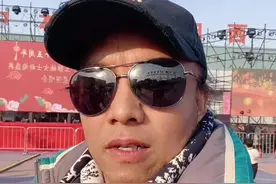 #舞台无处不在 #音乐节现场感染力太强了 #唱出自己的风格才会如此与众不同 #活动现场 今晚洛阳，必须嗨起来！