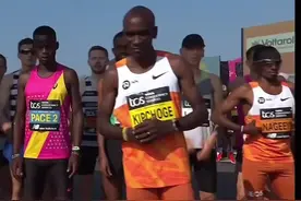 英雄迟暮！2025伦敦马拉松赛，观看这一段就够了！#马拉松比赛视频封面