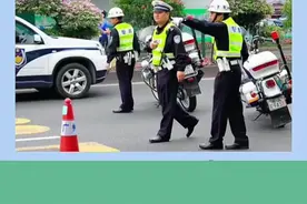 执勤的交警是如何发现无证驾驶的 #内容过于真实 #fyp