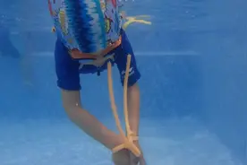 当手脚捆绑怎么去自救#儿童游泳 #水育早教 #防溺水视频封面