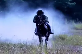 乔峰第一次霸气出场~自扛音响效果不一般视频封面