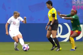 女足也疯狂！女人在足球场上的独特创造力+搞笑场面集锦视频封面