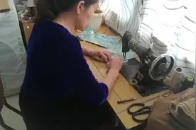 小布头不知道做什么？简单几步教你做套袖，非常实用视频封面