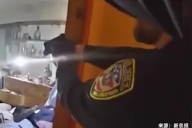 美国警察上门击毙一名企图自杀男子图片